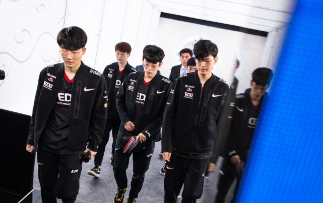 场赛事的高 场赛事的高