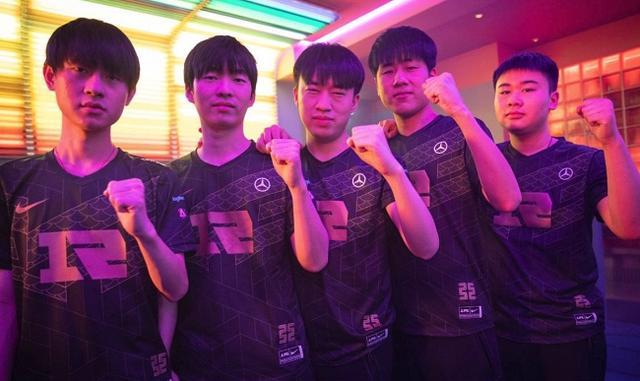 魔术师凭借 魔术师凭借