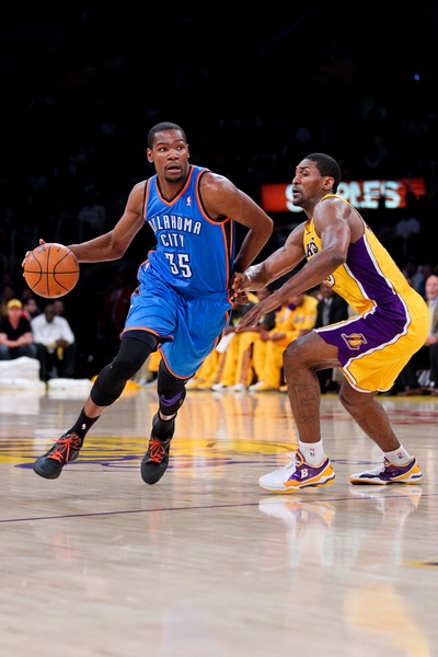 背身拿球 背身拿球